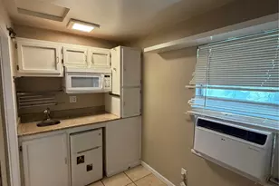 321 Katherine Cir, Irving, TX 76061 - Photo 3