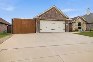 134 Donna Cir, Granbury, TX 76049 - Photo 23