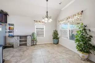 134 Donna Cir, Granbury, TX 76049 - Photo 7