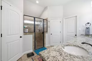 134 Donna Cir, Granbury, TX 76049 - Photo 13