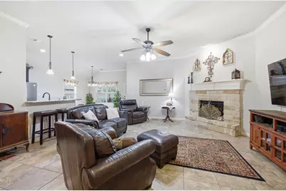 134 Donna Circle, Granbury, TX 76049 - Photo 3