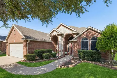 949 Chestnut Lane, Saginaw, TX 76179 - Photo 1