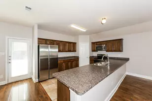 610 Canvas Ct, Lancaster, TX 75146 - Photo 7