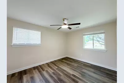 4909 Loch Lomond Drive, Waco, TX 76710 - Photo 15