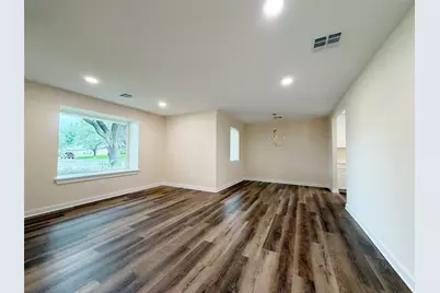 4909 Loch Lomond Drive, Waco, TX 76710 - Photo 5