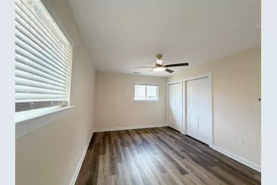 4909 Loch Lomond Drive, Waco, TX 76710 - Photo 9