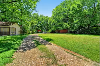415 S Dallas Avenue, Lancaster, TX 75146 - Photo 5