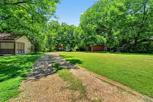 415 S Dallas Ave, Lancaster, TX 75146 - Photo 5