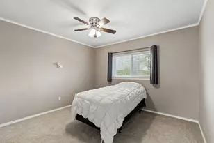 304 Lark Ln, Euless, TX 76039 - Photo 23