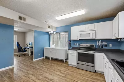 304 Lark Lane, Euless, TX 76039 - Photo 15