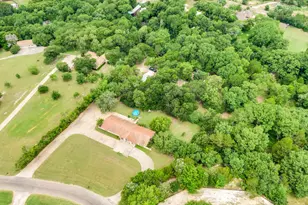 1304 Lariat Cir, Oak Leaf, TX 75154 - Photo 25