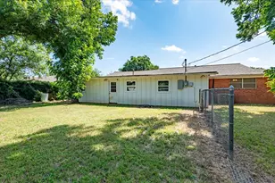 1762 N McCart St, Stephenville, TX 76401 - Photo 33