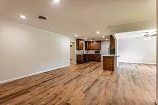 1762 N McCart St, Stephenville, TX 76401 - Photo 9
