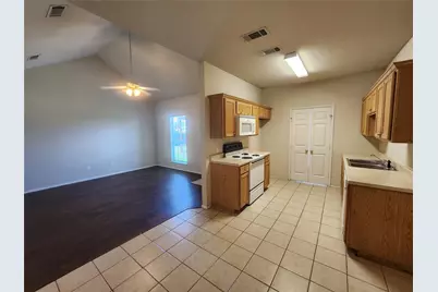 106 Collett Court, Weatherford, TX 76088 - Photo 5