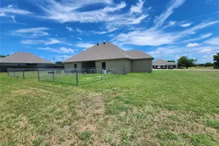 106 Collett Ct, Weatherford, TX 76088 - Photo 19