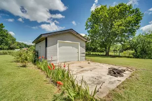 112 Burkett Ln, Pecan Hill, TX 75154 - Photo 19