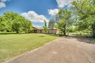 112 Burkett Ln, Pecan Hill, TX 75154 - Photo 3