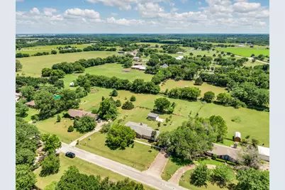 112 Burkett Lane, Pecan Hill, TX 75154 - Photo 29