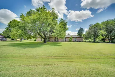112 Burkett Lane, Pecan Hill, TX 75154 - Photo 25