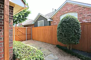 14588 Poe Ct, Addison, TX 75001 - Photo 29