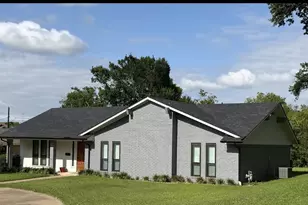 918 Cook Dr, Grand Prairie, TX 75050 - Photo 1