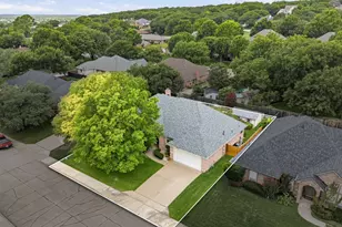 428 Arbor Lawn Dr, Burleson, TX 76028 - Photo 3