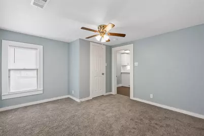 207 W Heard Street, Cleburne, TX 76033 - Photo 11