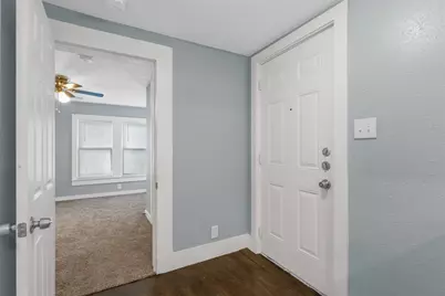 207 W Heard Street, Cleburne, TX 76033 - Photo 9