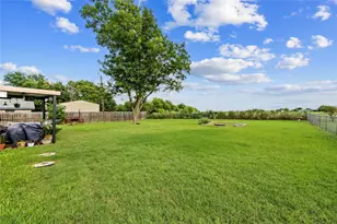837 W 3rd St, Eddy, TX 76524 - Photo 21