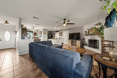837 W 3rd Street, Eddy, TX 76524 - Photo 5