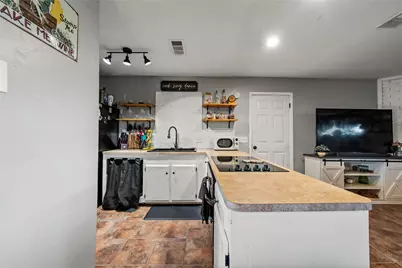 837 W 3rd Street, Eddy, TX 76524 - Photo 11