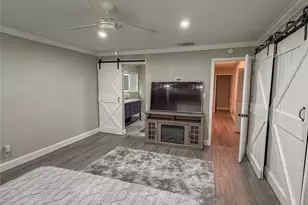 604 Cooper St, Ennis, TX 75119 - Photo 9