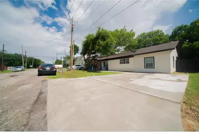 107 W Purdom Avenue, Alvarado, TX 76009 - Photo 1