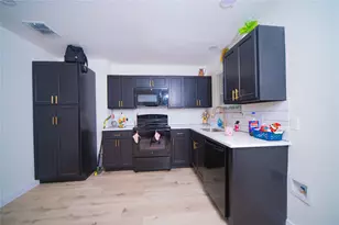 107 W Purdom Ave, Alvarado, TX 76009 - Photo 5