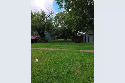 514 W Avenue F, Garland, TX 75040 - Photo 3
