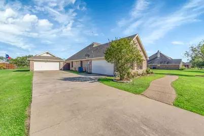 1068 Oak Creek Circle, Royse City, TX 75189 - Photo 3