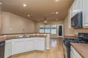1405 Samantha Creek Dr, Little Elm, TX 75068 - Photo 5