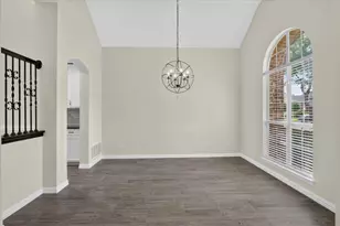 2644 Coral Cove Dr, Grand Prairie, TX 75054 - Photo 5