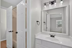 2644 Coral Cove Dr, Grand Prairie, TX 75054 - Photo 17