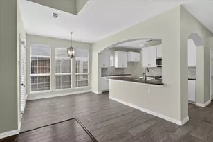 2644 Coral Cove Dr, Grand Prairie, TX 75054 - Photo 9