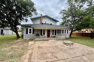 407 S Lamar St, Eastland, TX 76448 - Photo 3