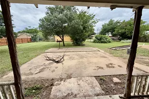 407 S Lamar St, Eastland, TX 76448 - Photo 35