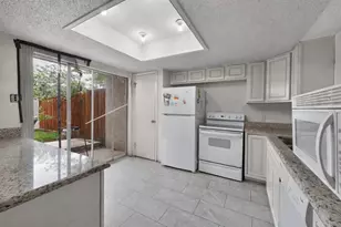 717 Towne House Ln, Richardson, TX 75081 - Photo 7