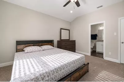 411 N Dwight Avenue, Dallas, TX 75211 - Photo 11