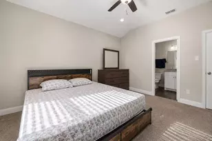 411 N Dwight Ave, Dallas, TX 75211 - Photo 11