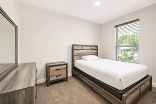 411 N Dwight Ave, Dallas, TX 75211 - Photo 13