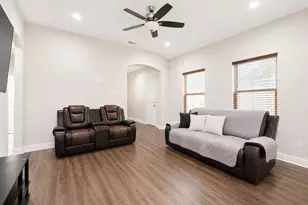 411 N Dwight Ave, Dallas, TX 75211 - Photo 9