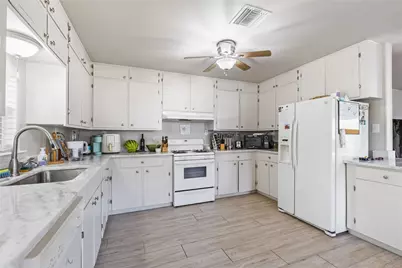 3804 Sandy Beach Drive, Granbury, TX 76049 - Photo 7