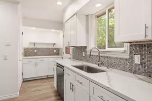 2417 Muret St, Irving, TX 75062 - Photo 9