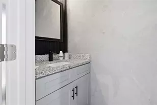 1469 Elmwood Ave, Fort Worth, TX 76104 - Photo 11